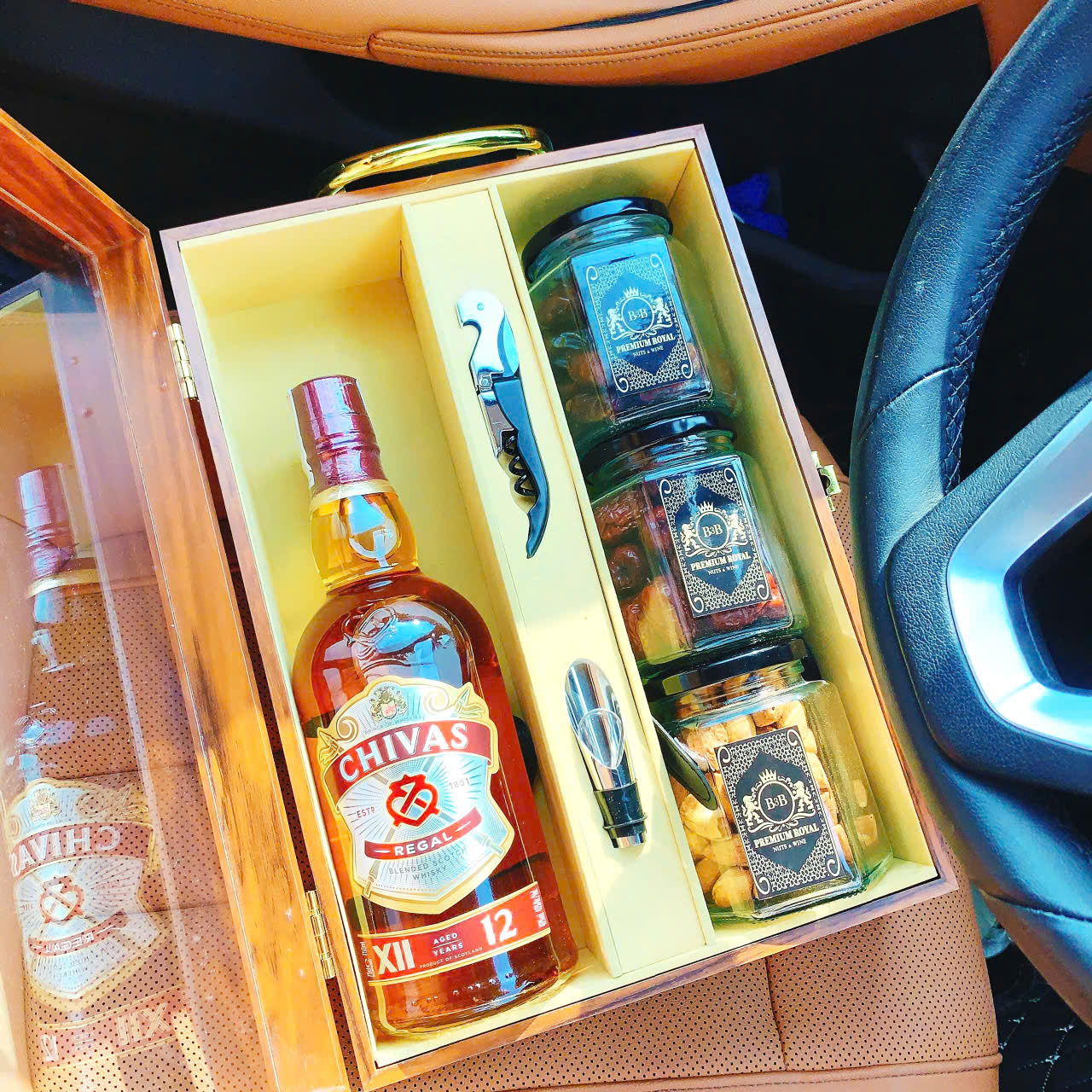 Tinh Hoa Quà Tặng – Gửi Trọn Tâm Ý! 1 z6206281845007 25fcec34e291b76ffbb304cdafaa8f10