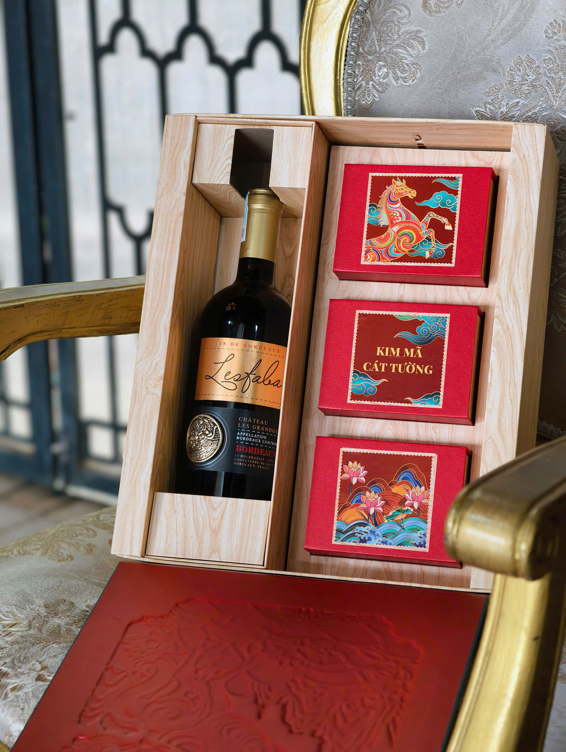 Hộp quà Tết Kim Mã Cát Tường – Món quà thịnh vượng cho doanh nghiệp